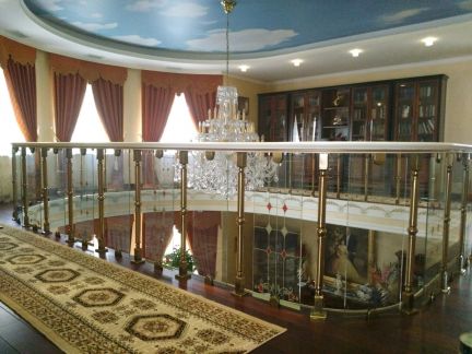 Изготовление и монтаж деревянных лестниц  Армавир