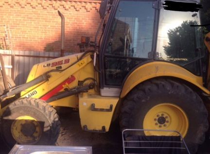 Экскаватор-погрузчик  - купить на сайте объявлений Краснодар онлайн