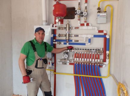 Сантехник монтаж отопления и водоснабжения  Армавир