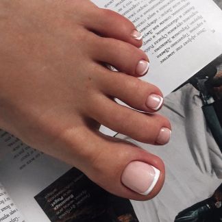 Педикюр с покрытием  Армавир