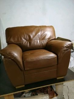 Перетяжка и ремонт мягкой мебели  Армавир