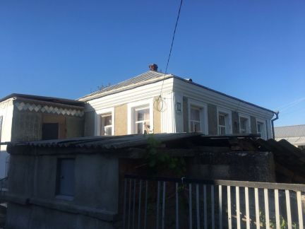 Дом 57.2м кв. на участке 8 сот.  Армавир