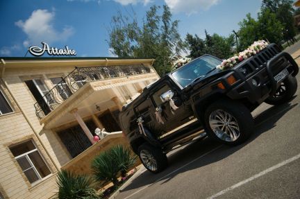 Авто на свадьбу Hummer с водителем и украшениями  Армавир