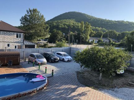 Аренда бани с бассейном и гостевыми комнатами  Армавир