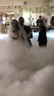 Тяжёлый дым, фонтаны, конфетти  Армавир