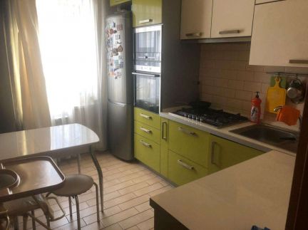 2-к квартира, 50м кв., 1/9 эт.  Армавир