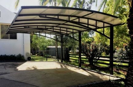 Изготовление навесов, козырьков  Армавир