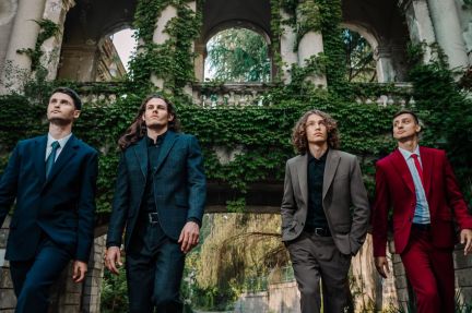 Аренда классических костюмов  Армавир