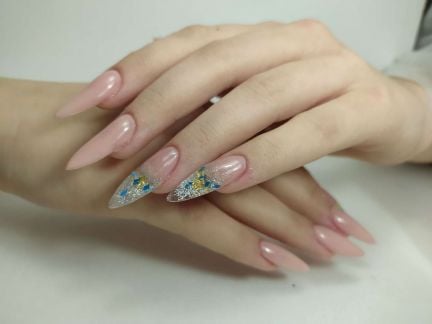 Наращивание ногтей  Армавир