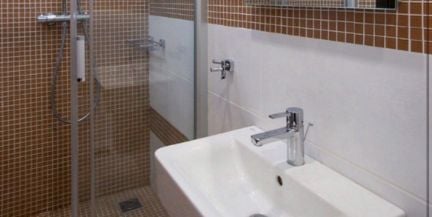 Плиточник. Ремонт ванной. Укладка кафельной плитки  Армавир