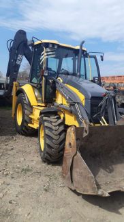 Экскаватор погрущик  Армавир