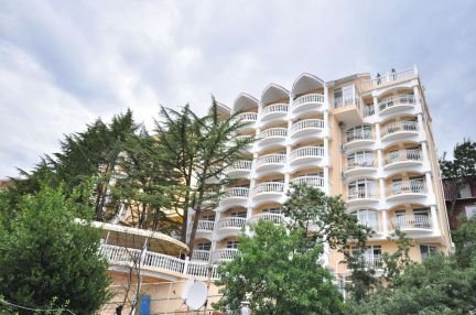 Требуются официанты  - купить на сайте объявлений Алушта онлайн