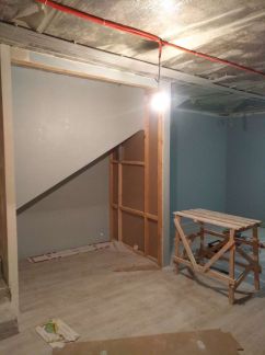 Покраска стен, сантехника  Армавир