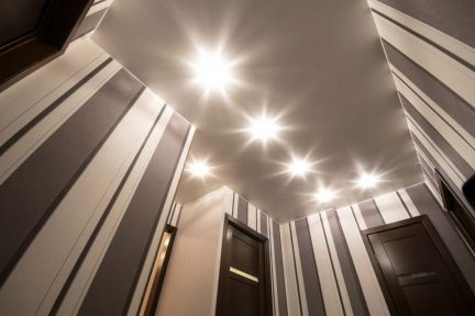 Натяжные потолки сатиновые  Армавир