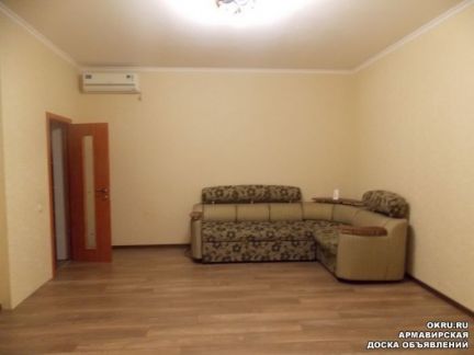 Дом 30 м кв. на участке 10 сот.  Армавир