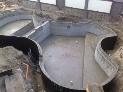 Бетонные работы фундаменты, стяжки, отмоски  Армавир