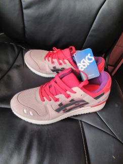 Кроссовки  - купить на сайте объявлений Армавир онлайн