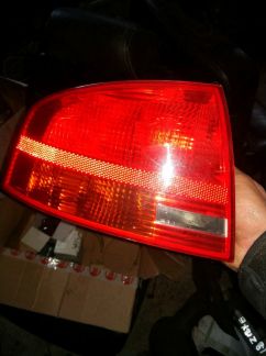 Задний левый фонарь Audi A4 B7  Армавир
