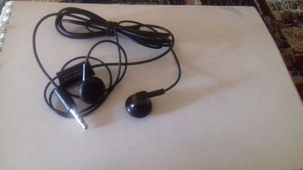 Продам новые наушники на телефон  - купить на сайте объявлений Армавир онлайн
