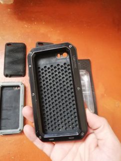 Мощные чехлы на болтах для 5/5s/5SE  - купить на сайте объявлений Армавир онлайн