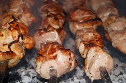 Гирос-шаурма на углях,бургеры,гонконгские вафли мо  Армавир