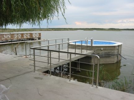 Перила из нерж., дерева, ограждения, лестницы и мд  Армавир