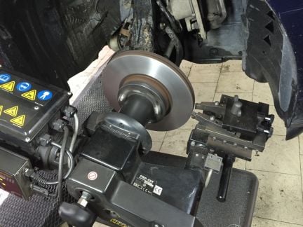 Проточка тормозных дисков без снятия  Армавир