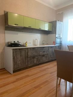 Дом 180 м кв. на участке 12 сот.  Армавир