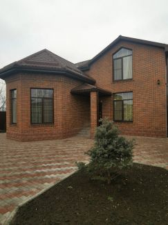 Дом 170 м кв. на участке 6 сот.  Армавир
