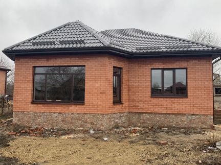Дом 95 м кв. на участке 5 сот.  Армавир