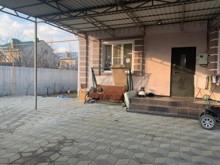 Дом 130 м? на участке 5 сот.  Армавир