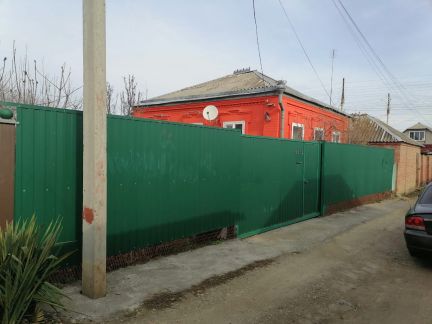 Дом 60 м кв. на участке 5 сот.  Армавир