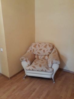 Сдаю 2х комнатную квартиру, 50 м кв., 1/3 эт.  Армавир