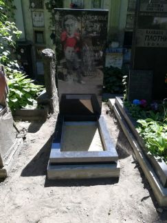 Изготовление и установка памятников и надгробий  - купить на сайте объявлений Армавир онлайн