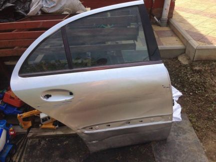 Дверь Mercedes e-klass w211  Армавир