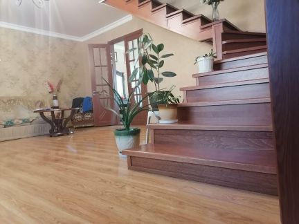 Дом 225 м кв. на участке 3.5 сот.  Армавир