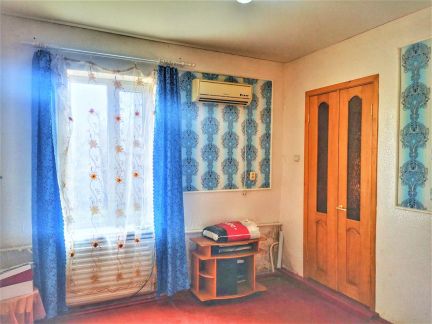 Дом 38 м кв. на участке 2 сот.  Армавир
