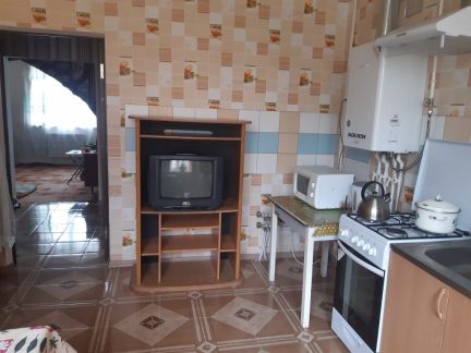 Дом 70 м кв. на участке 4 сот.  Армавир
