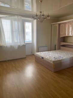 Сдаю 2х комнатную квартиру, 70 м кв., 3/5 эт.  Армавир