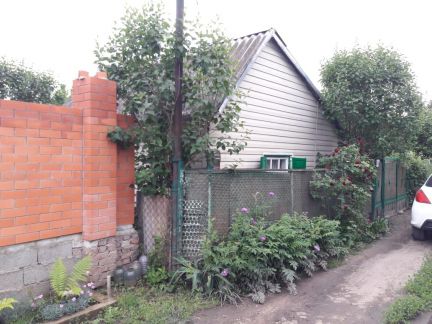 Дом 35 м кв. на участке 6 сот.  Армавир