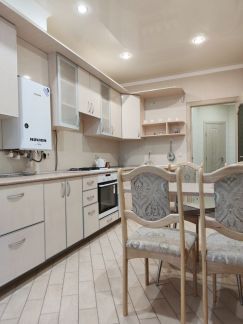 Сдам 1-комнатную квартиру, 48 м кв., 2/2 эт.  Армавир